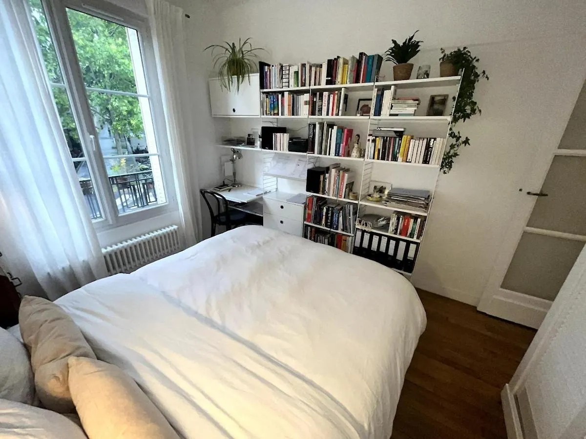 Apartment Romantic Parisian Flat