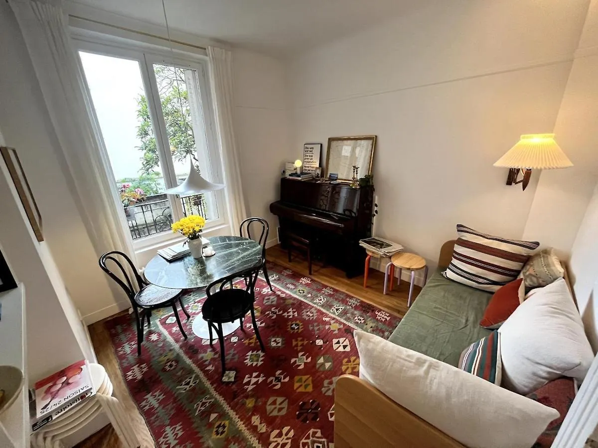 Romantic Parisian Flat 0*, Paris France