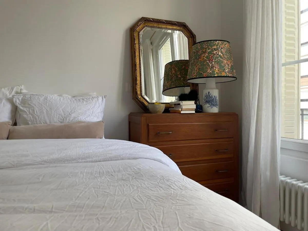 Apartment Romantic Parisian Flat France