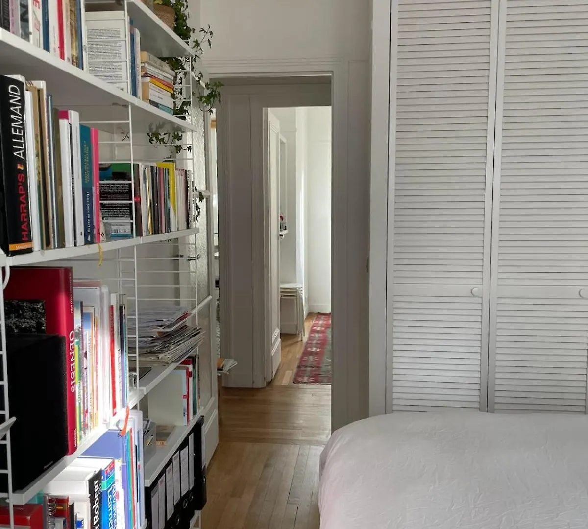 Apartment Romantic Parisian Flat