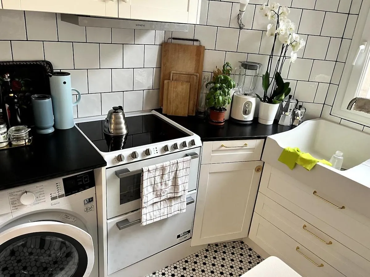 Apartment Romantic Parisian Flat France
